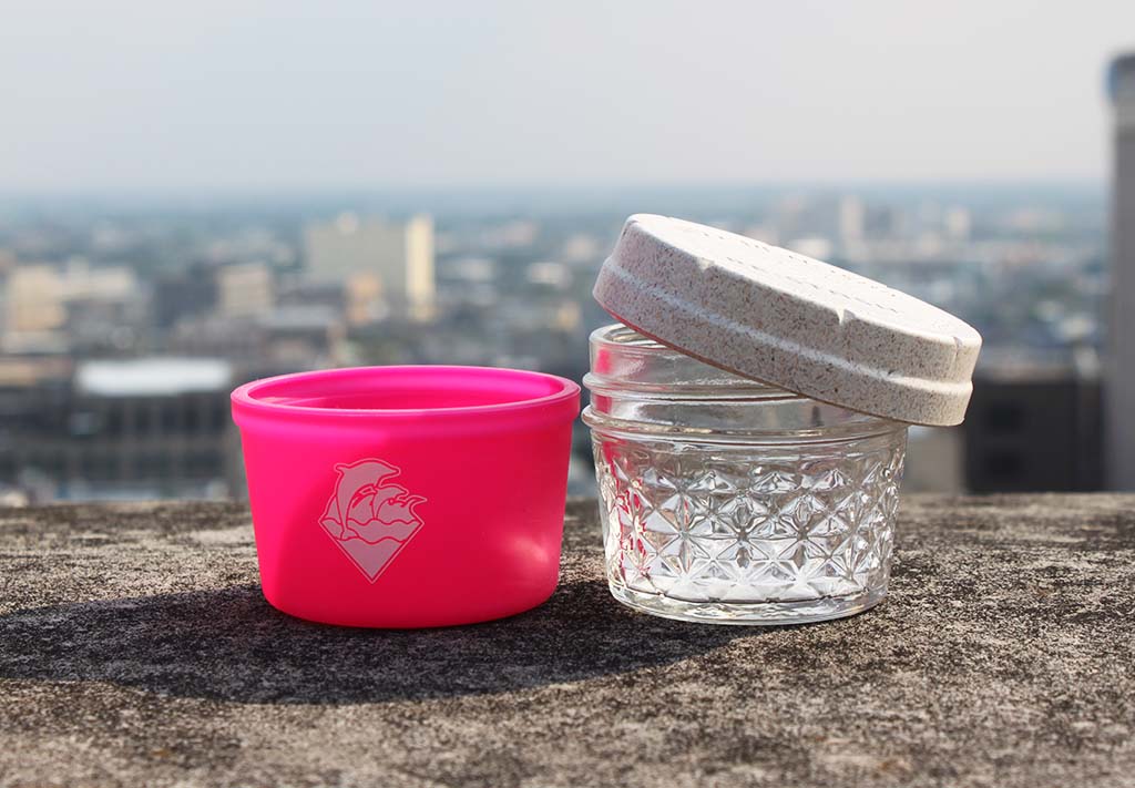 RE:STASH JAR 4oz Pink Dolphin "Waves Puff"