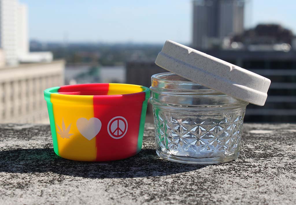 RE:STASH We'd Love Peace Rasta Tie-Dye 4oz Jar