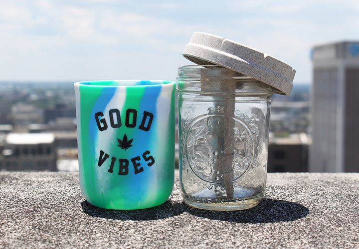 RE:STASH JAR 8oz Ocean Tie-Dye "Good Vibes" (+White RE:VIDER Boveda )