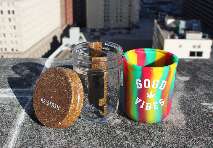 RE:STASH 8oz Rasta Tie-Dye "Good Vibes" (+Re:vider, Boveda)